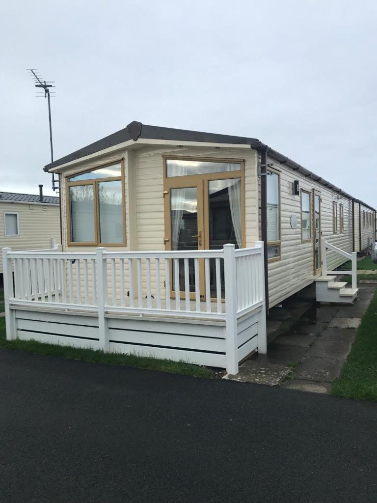 Two X 8 Berth Static Caravan On Lyons Robin Hood Rhyl North Wales Meliden ภายนอก รูปภาพ